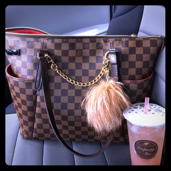 Louis Vuitton Handbags - Louis Vuitton Totally MM